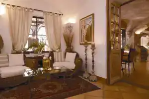 Hotel «la Caravelle», Бонифачо