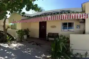 Luau Beach Inn, Атолл Вааву