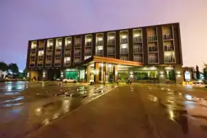 Hansanan Hotel, Пхитсанулок