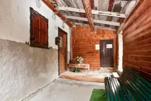 Apartment With 4 Bedrooms In Livigno With Balcony 50 M From The Slopes, Ливиньо