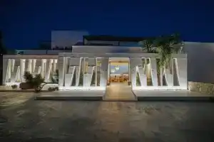 Asty Mykonos Hotel & Spa -World of One Hotel Group, Миконос