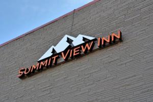 Summit View Inn, Аврора