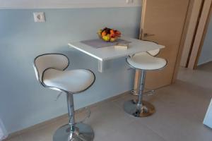 Dimi Seafront Partment by Rentals Pro, Неа-Муданья