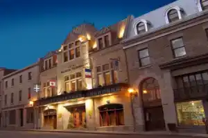 Hotel Manoir Victoria, Квебек