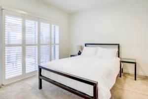 Beautiful Townhome - Steps to Downtown Boise!, Бойсе