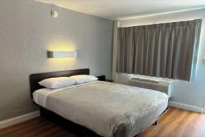 Motel «6 - West», Пенсакола
