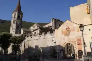 Finestra sul Borgo, Финале-Лигуре