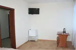 Гостиница «Парус», Купино