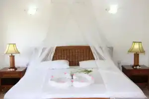 Гостевой дом «Le Surmer Self Catering Chalets», остров Ла-Диг
