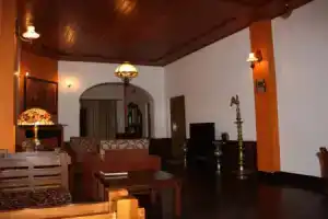 Hotel «Avian Breeze», Нувара-Элия