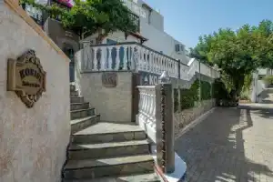Отель «Korifi Suites Collection Adults Only», Херсониссос