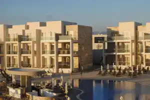 Amphora Hotel & Suites, Пафос