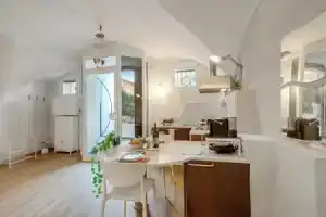 Lory-cosy Gardone Old Town&vittoriale, Гардоне-Ривьера