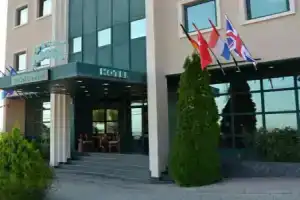 Hotel «Princi i Arberit», Приштина