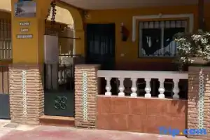 Aunt Antonia Beach House, Малага