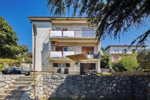 The Wave - Apt With Seaview and Garden, Риека