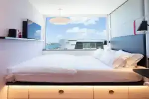 Отель «citizenM Miami World Center», Майами
