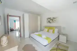 Chic Modern 1BR APT near Salina Bay, Сент-Полс-Бэй