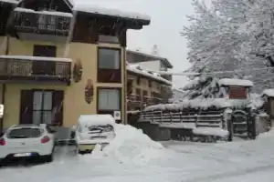 Отель «Residence Les Lacs», Бардонеккья