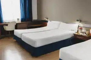 Tres Torres Atiram Hotels, Барселона