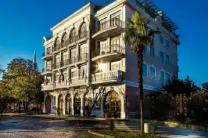 Отель «Адмирал», Батуми