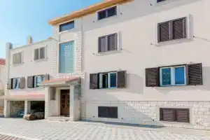 Apartment Karlo, Kaštel Kambelovac