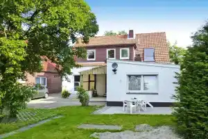 Apartment in Carolinensiel With a Garden, Каролинензиль