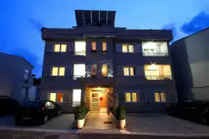 Апарт-отель «Petrovac Holiday», Петровац
