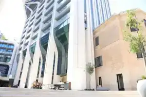 Luxury High Floor Suite Mercury Towers, Пемброк