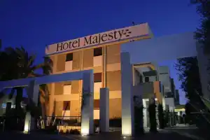 Hotel «Majesty Bari», Бари