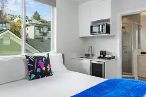 Back To The Future Sweet Suites, Сиэтл