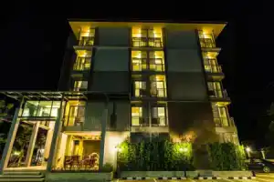 Qoo Hotel, Бури Рам