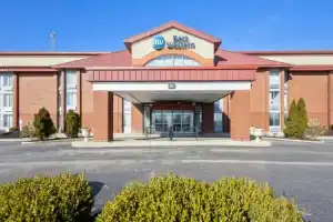 Отель «Best Western Luxbury Inn», Форт-Уэйн