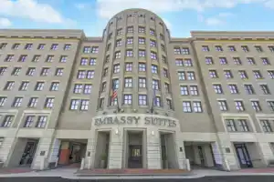 Апарт-отель «Embassy Suites by Hilton Old Town», Александрия