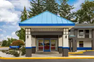 Days Inn & Suites by Wyndham Albany, Олбани