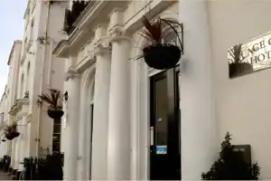 Palace Court Hotel, Лондон