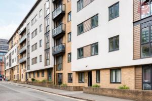 Central Granville Broad Street Apartments Secure Parking, Бирмингем