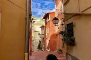 Le Mattoni 2, Ментона