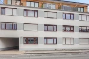 Nice Apartment in Aachen With 1 Bedrooms and Wifi, Аахен