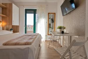 Awesome Apartment in Promajna With Wifi, Outdoor Swimming Pool and Swimming Pool, Krvavica