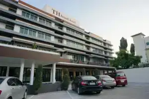TH beach hotel, Хуахин