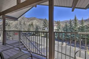 Upscale Avon Condo w/ Balcony & Mountain View!, Эйвон