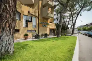 Hotel «Argentina», Градо