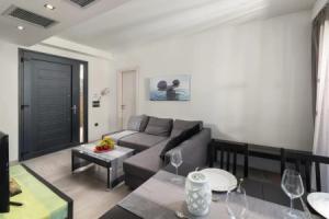 Harmony Residences Pool villas, Лалисос