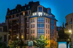 Отель «Hôtel Versailles Chantiers», Версаль