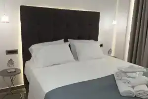 KM LUXURY apart downtown, Ираклион