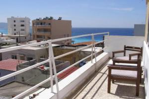 4th floor Apartment in town and near the sea, Родос