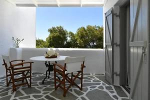 Santa Flora 3 Bedroom House Parikia s Edge, Парикия