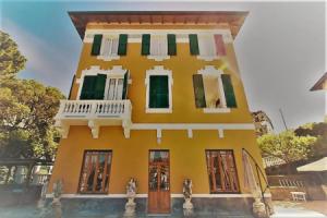 Grande appartamento in Villa con terrazza sul mare, Челле-Лигуре