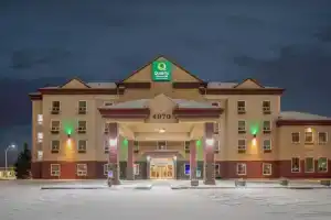 Апарт-отель «Quality Inn & Suites», Летбридж